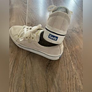 Jump kick Keds
